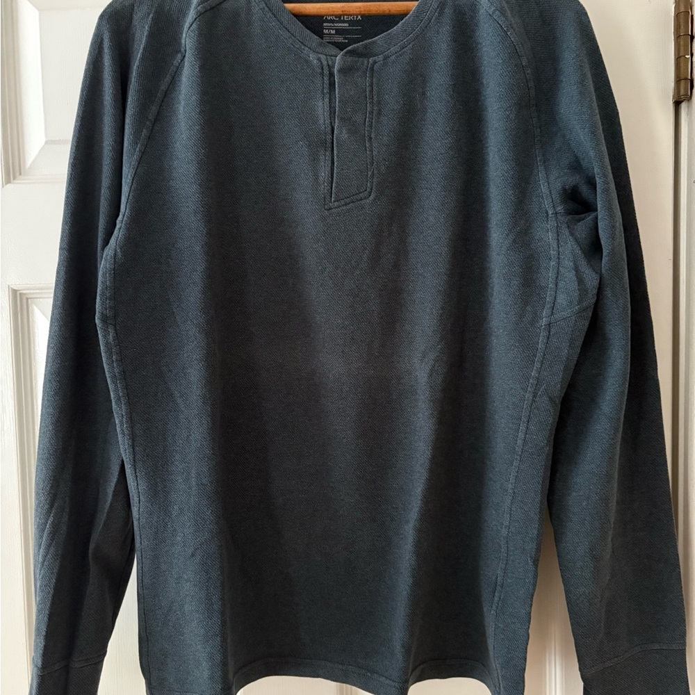 Arc'teryx Blue Long Sleeve Tee Relaxed Fit